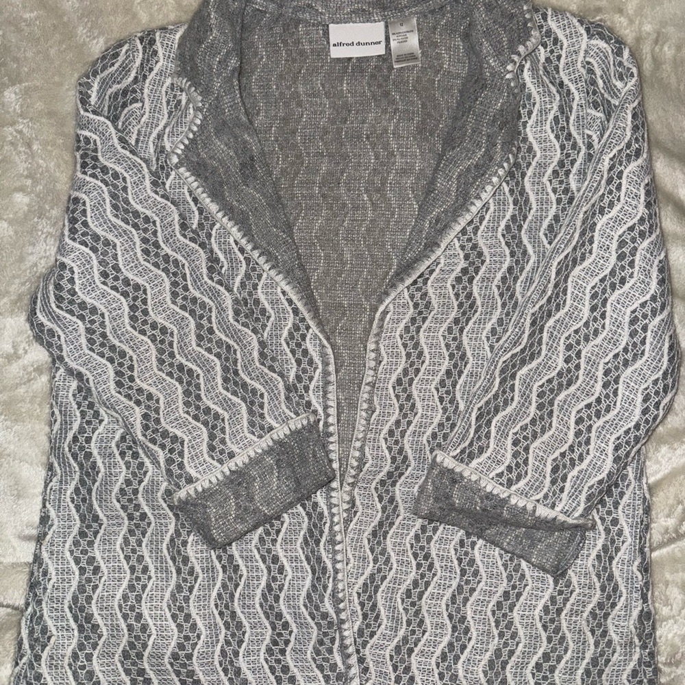 Alfred Dunner Gray & White Textured Open-Front Cardigan